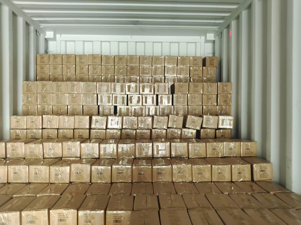 Hogyan biztosítja a Dongguan Yijiaxin Gift a globális ellátási láncokat az akril homokos termékek tömeges szállításával?